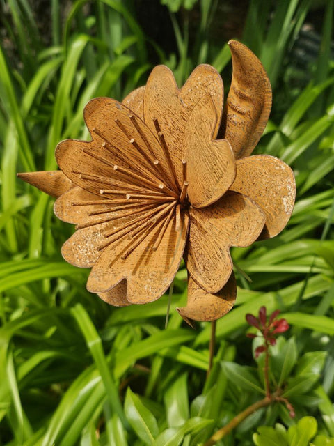 Lyra Flower Stake (NEW) PRE-ORDER For Mid August Delivery